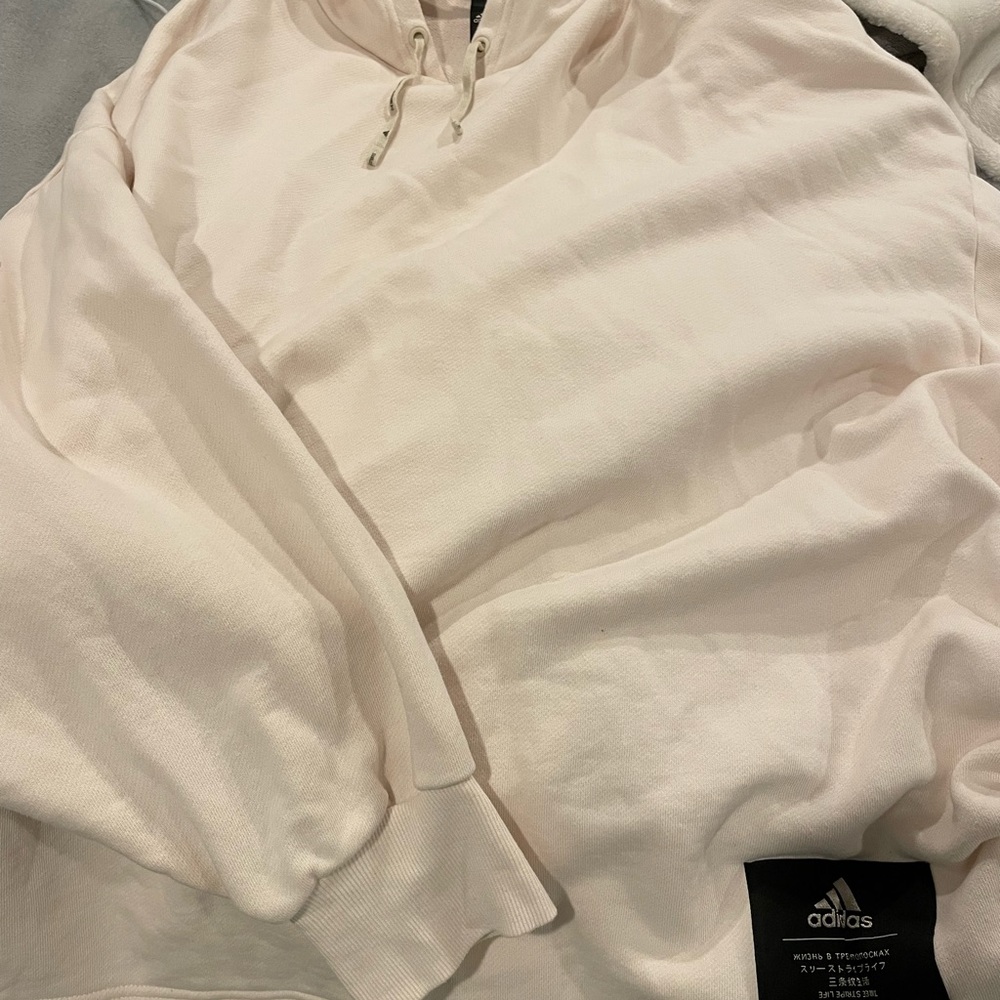 Oversized adidas comfy hoodie!!! Fits like an XL